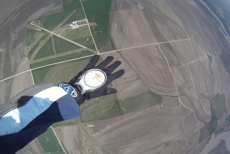 saut-en-parachute-basik-air-concept-altimetre