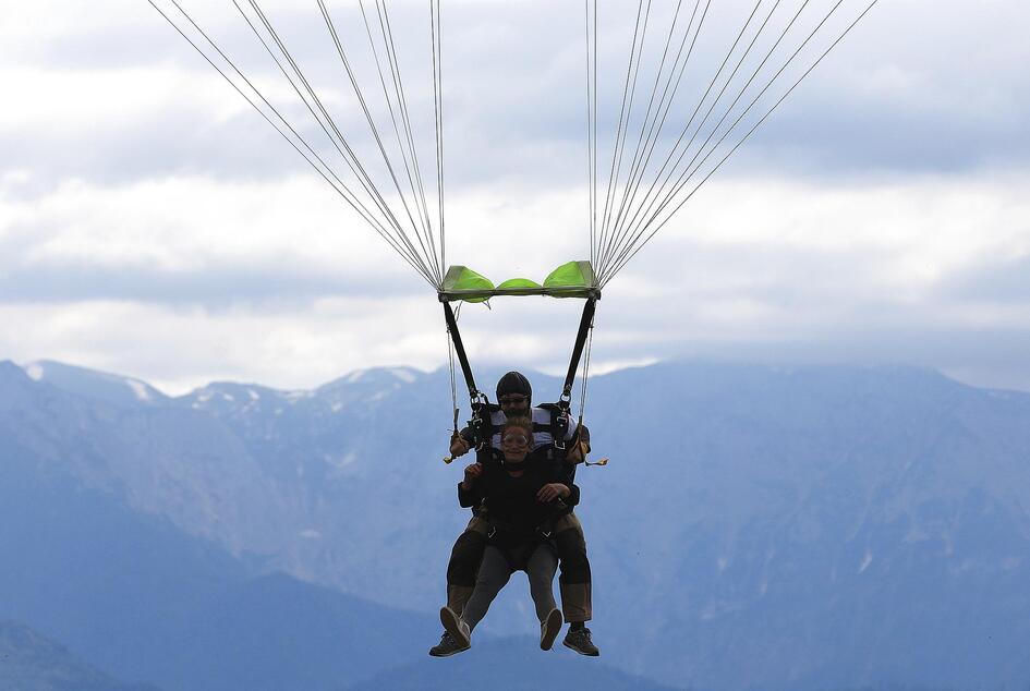 saut-en-parachute-basik-air-concept-elastiques
